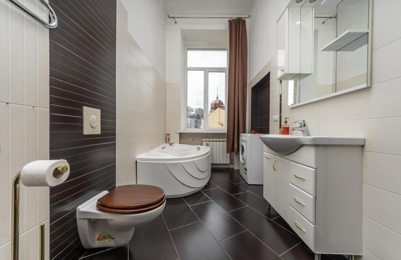 Comfortable Apartment On Mikhaylovskiy Lane Kyiv Exterior photo